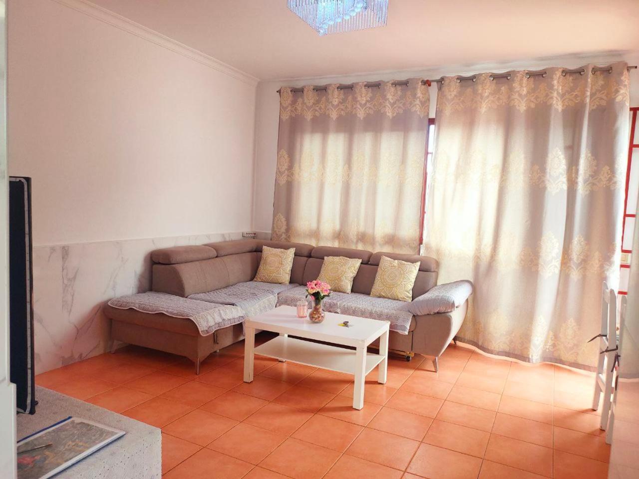Big Villa Puerto Rico With Heated Saltwater Jacuzzi Pool & Bbq & Private Parking Exterior foto